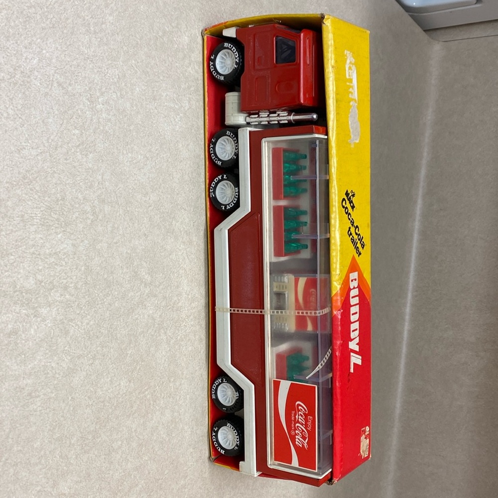 Coca-Cola 1985 Mack trailer Buddy, Lee